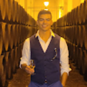 Meet your Posher, Luis lorenzo